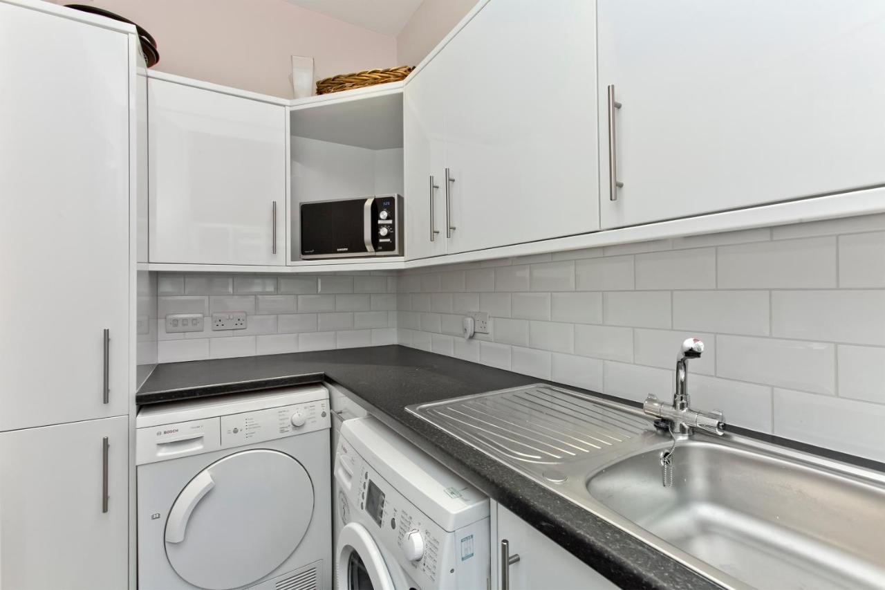 Luxury 3-Bedroom Apartment With Stunning Views At Ramsay Garden Edinburgh Exterior photo